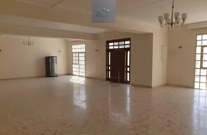Villa - 6 Bedrooms - 7 Bathrooms for rent in Tubli - Central Governorate