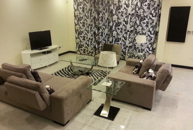 956576 - Property Image 2