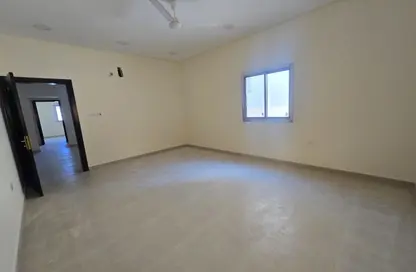 Apartment - 3 Bedrooms - 2 Bathrooms for rent in Busaiteen - Muharraq Governorate