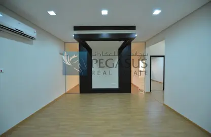 Empty Room image for: Office Space - Studio - 4 Bathrooms for rent in alnaim - Manama - Capital Governorate, Image 1