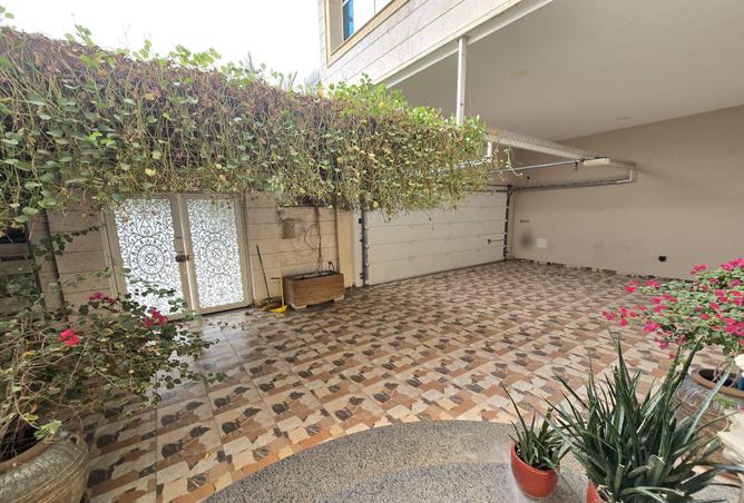 Villa - 7 Bedrooms - 7+ Bathrooms for sale in Hidd - Muharraq Governorate