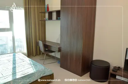 Room / Bedroom image for: Apartment - 1 Bathroom for sale in Busaiteen - Muharraq Governorate, Image 1