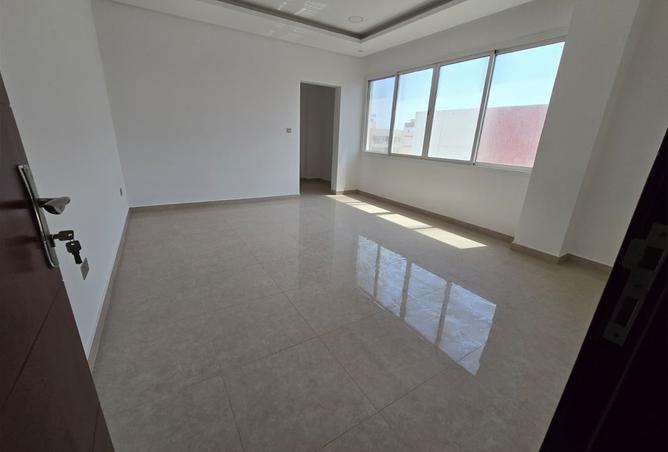 967045 - Property Image 2