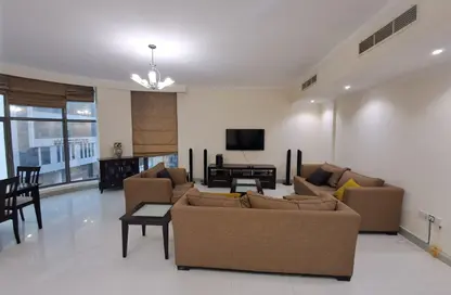 Apartment - 3 Bedrooms - 5 Bathrooms for rent in Seef - Capital Governorate Apartment - 3 Bedrooms - 5 Bathrooms for rent in Seef - Capital Governorate