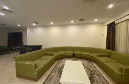 Villa - 4 Bedrooms - 5 Bathrooms for rent in Al Juffair - Capital Governorate