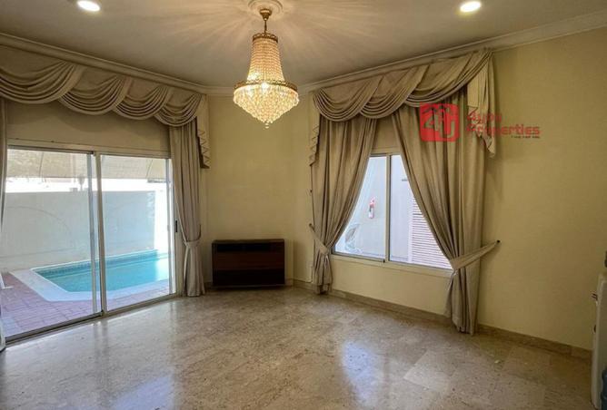 976733 - Property Image 2