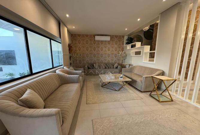 965187 - Property Image 3