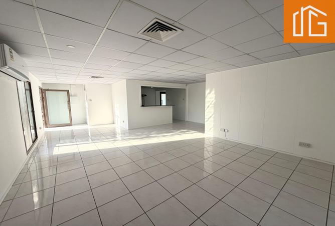 989053 - Property Image 2