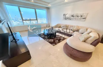 Living Room image for: Apartment - 2 Bedrooms - 3 Bathrooms for rent in Abraj Al Lulu - Manama - Capital Governorate, Image 1