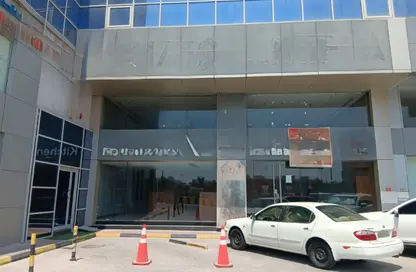 Retail - Studio - 7+ Bathrooms for rent in Zinj - Manama - Capital Governorate