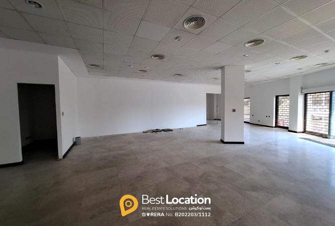 950740 - Property Image 2