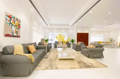 Villa - 4 Bedrooms - 5 Bathrooms for rent in Saar - Northern Governorate