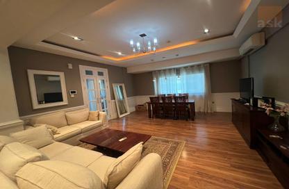 Apartment - 2 Bedrooms - 2 Bathrooms for rent in Busaiteen - Muharraq Governorate