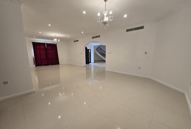 988540 - Property Image 3