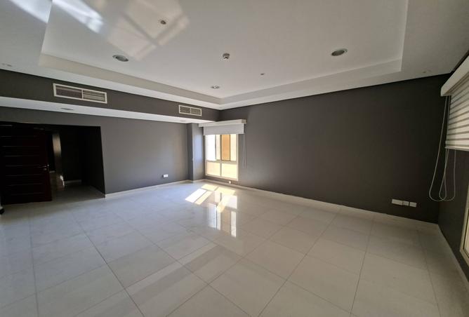 992218 - Property Image 3