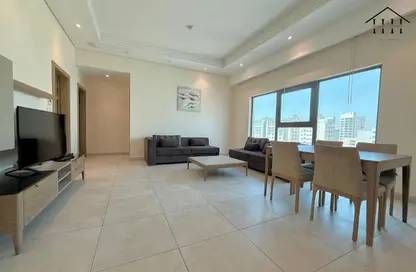 Apartment - 2 Bedrooms - 3 Bathrooms for rent in Al Juffair - Capital Governorate