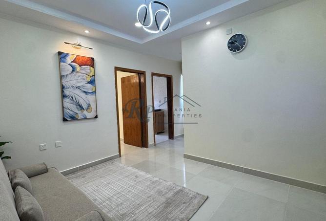 985454 - Property Image 2