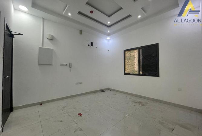 987371 - Property Image 3