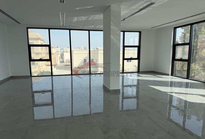 977173 - Property Image 2