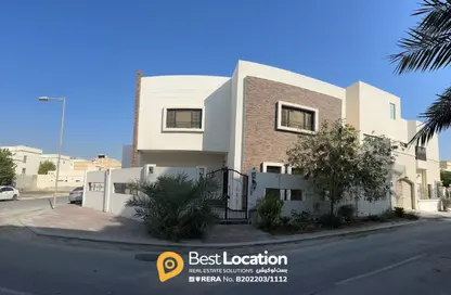 فيلا - 4 غرف نوم - 4 حمامات للبيع في توبلي - المحافظة الوسطى