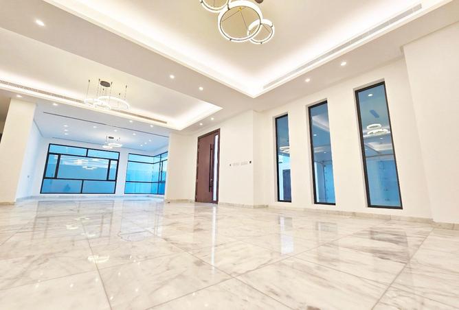 979223 - Property Image 2