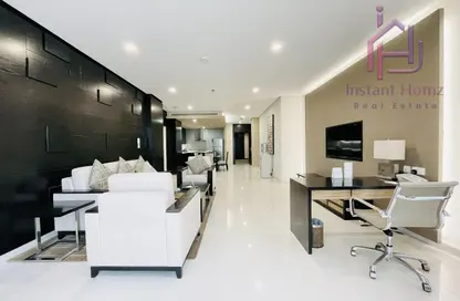 Apartment - 3 Bedrooms - 4 Bathrooms for rent in Al Juffair - Capital Governorate