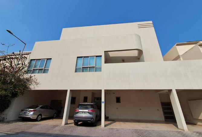 977913 - Property Image 2