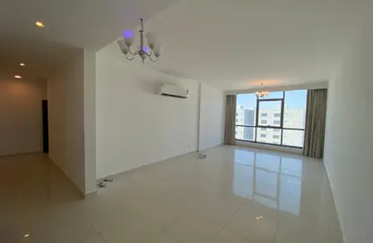 Apartment - 2 Bedrooms - 3 Bathrooms for rent in Hidd - Muharraq Governorate