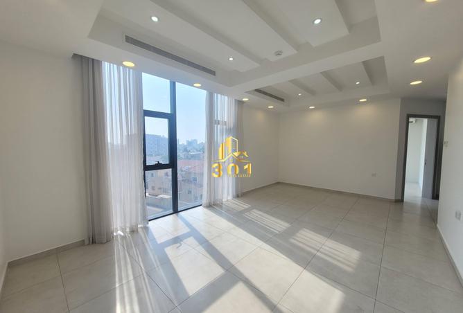 972114 - Property Image 2