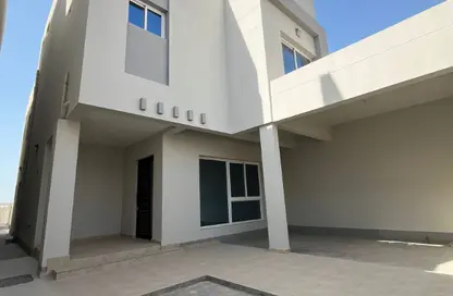 فيلا - 4 غرف نوم - 5 حمامات للبيع في جنوسان - المحافظة الشمالية