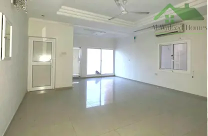 Apartment - 2 Bedrooms - 2 Bathrooms for rent in Hidd - Muharraq Governorate