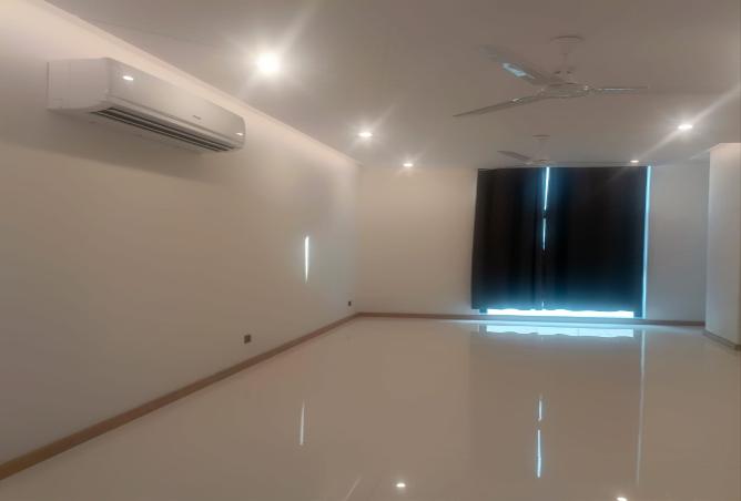 992203 - Property Image 3