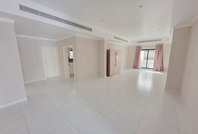 956454 - Property Image 2