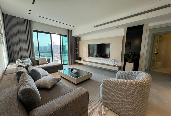 985594 - Property Image 2