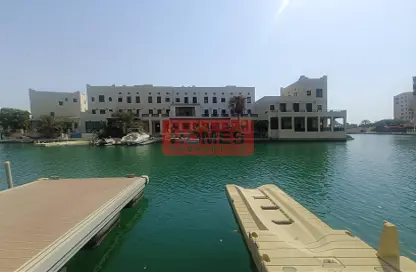 فيلا - 3 غرف نوم - 5 حمامات للايجار في مدينة المرسى - أمواج - المحرق