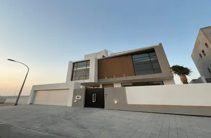 Villa - 4 Bedrooms - 5 Bathrooms for sale in Mozoon - Diyar Al Muharraq - Muharraq Governorate