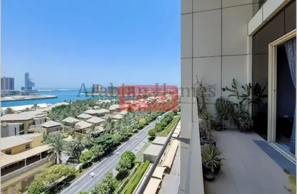 Apartment - 3 Bedrooms - 3 Bathrooms for rent in Reef Island - Capital Governorate