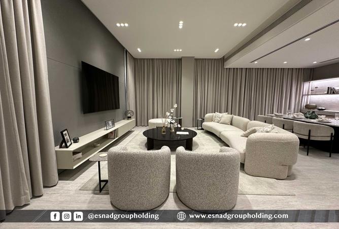 967434 - Property Image 2