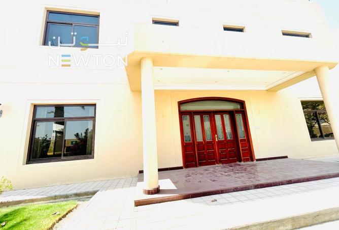 952280 - Property Image 2