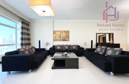 Apartment - 2 Bedrooms - 3 Bathrooms for rent in Al Juffair - Capital Governorate