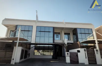 Villa - 4 Bedrooms - 4 Bathrooms for sale in Sanad - Central Governorate