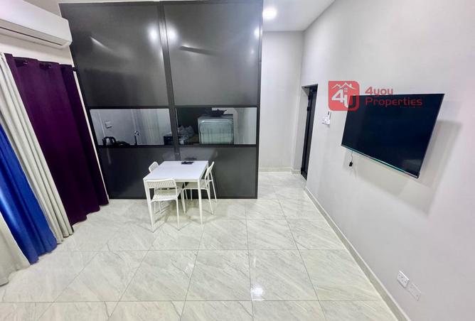 985870 - Property Image 2