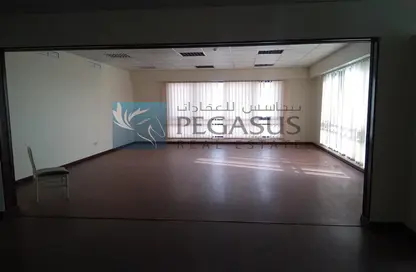 Empty Room image for: Office Space - Studio - 3 Bathrooms for rent in Salmaniya - Manama - Capital Governorate, Image 1