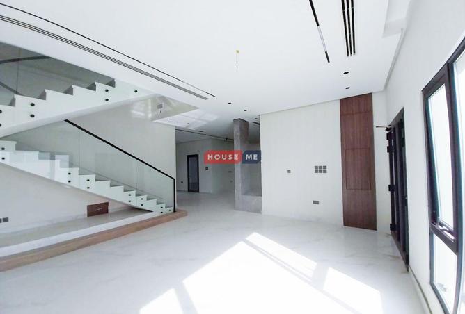 982561 - Property Image 3