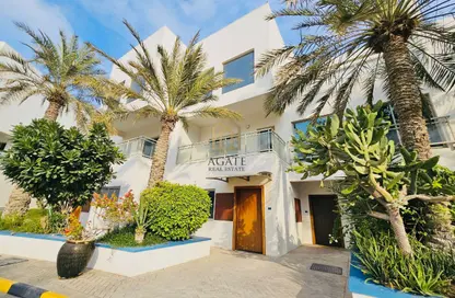 فيلا - 3 غرف نوم - 3 حمامات للايجار في شارع أمواج - أمواج - المحرق