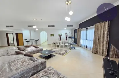 Apartment - 2 Bedrooms - 3 Bathrooms for rent in Al Juffair - Capital Governorate