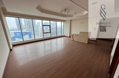 Office Space - Studio - 3 Bathrooms for rent in Seef - Capital Governorate