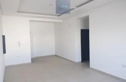 شقة - 3 غرف نوم - 4 حمامات للايجار في الحد - المحرق