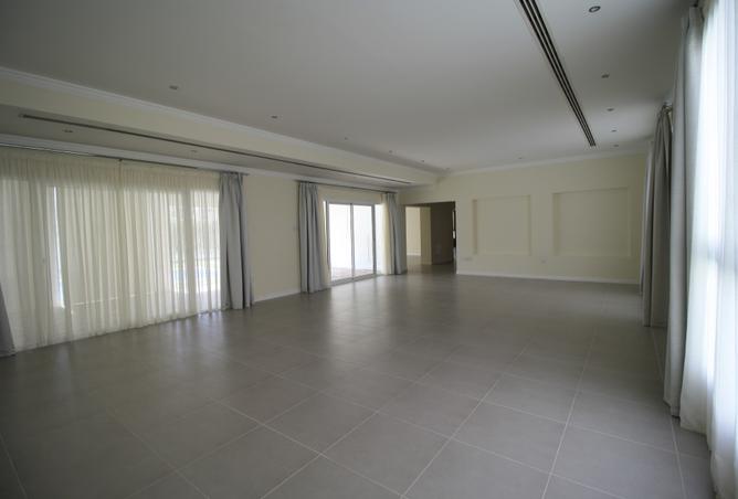 955497 - Property Image 2