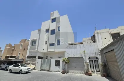Villa - 7 Bedrooms - 7 Bathrooms for sale in Isa Town - Central Governorate